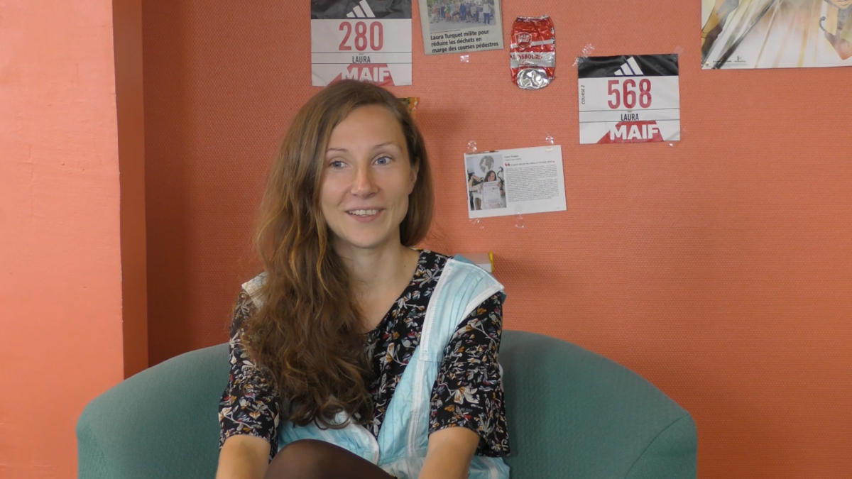 Engagée en faveur de l'écologie et adepte de la course à pied, Laura réalise de multiples actions pour sensibiliser aux enjeux écologiques